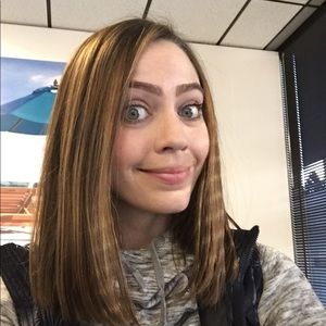 Meet your Posher, Elizabeth